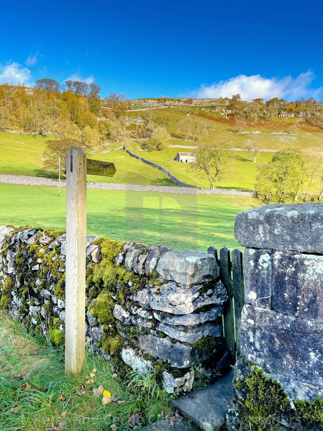 "Footpath Direction Sign From Arncliffe to Kettlewell in the Yorkshire Dales" stock image