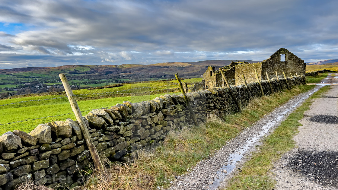 "Derelict Farmhouse and Barn near Edge Lane, near Grassington, Yorkshire Dales, England." stock image