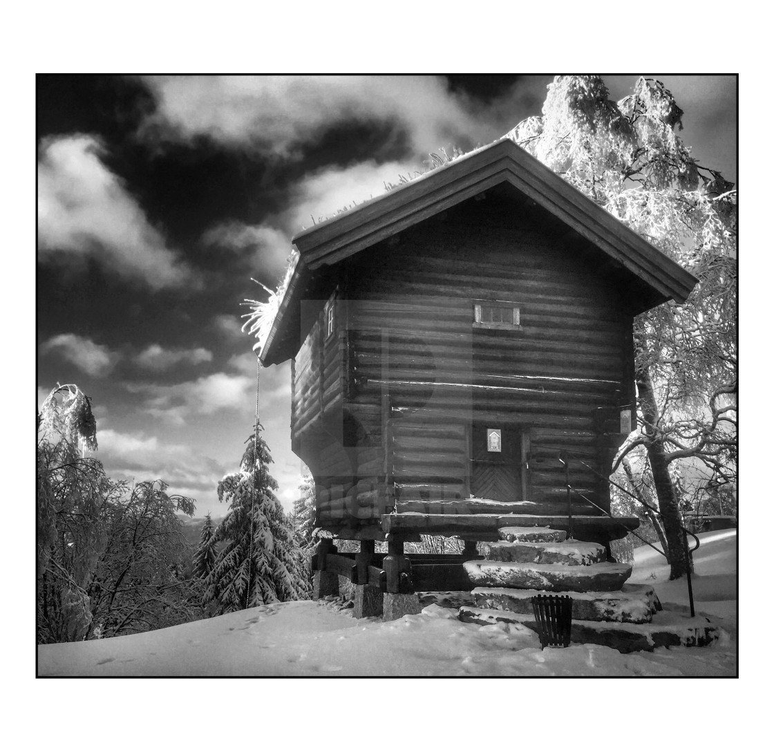 "Cabin in the snow, mono" stock image