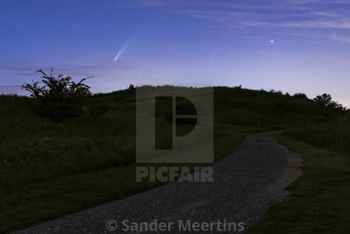 "Meteor, shooting star or falling star seen in a night sky with c" by Sander Meertins - $5.36 "Meteor, shooting star or falling star seen in a night sky with c" stock image