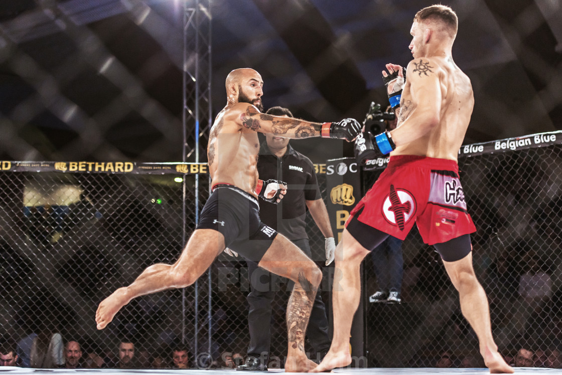 "Martin Akhtar vs Declan Williams at Superior Challenge 14" by Stefan Holm - $6.34 "Martin Akhtar vs Declan Williams at Superior Challenge 14" stock image