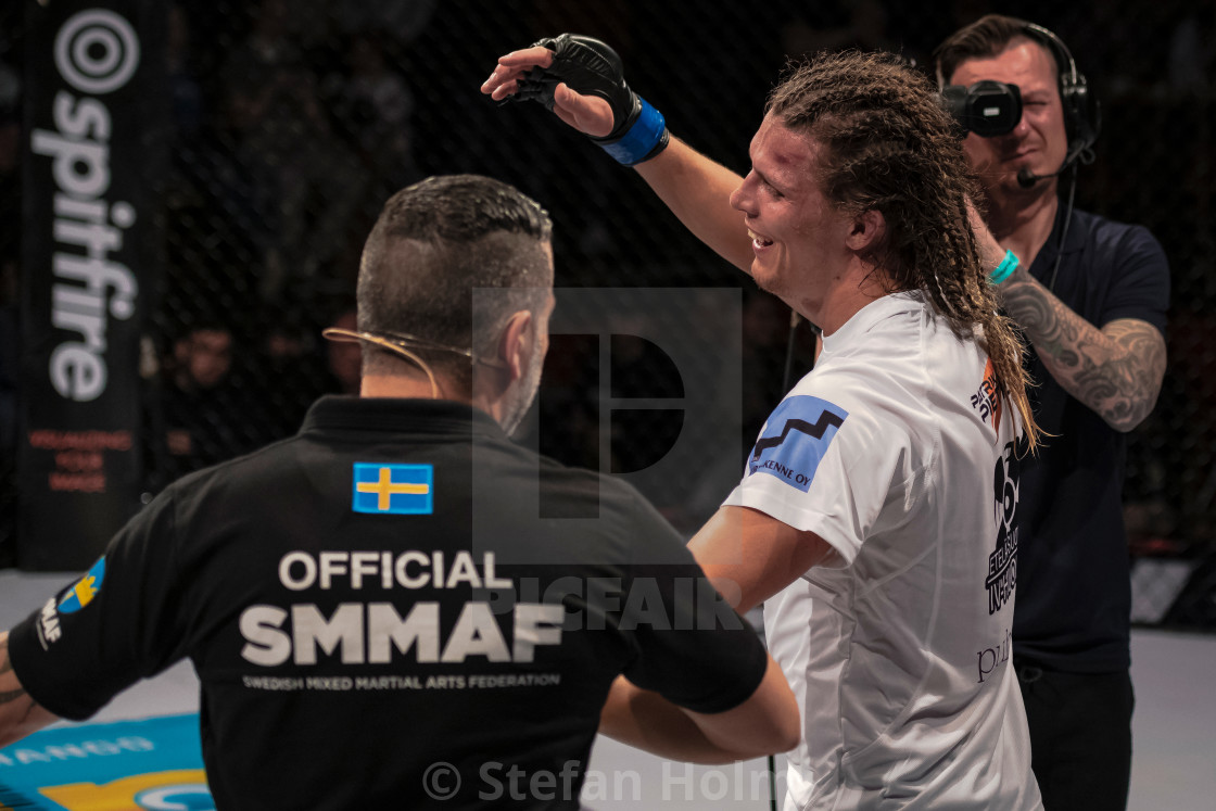 "Superior challenge 19 between David Bielkheden (SWE) and Patrik" by Stefan Holm - $6.32 "Superior challenge 19 between David Bielkheden (SWE) and Patrik" stock image
