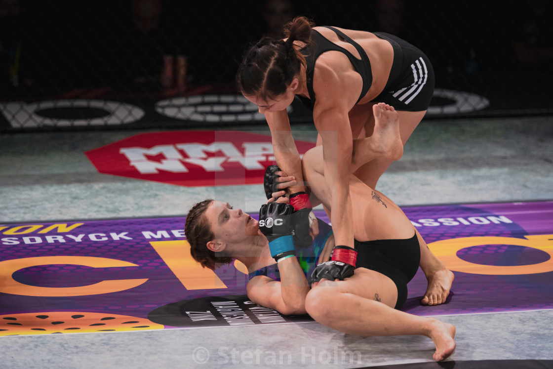 "Superior challenge 20 between Fannie Redman (SWE) and Zejna Krantic (BIH)" by Stefan Holm - $6.32 "Superior challenge 20 between Fannie Redman (SWE) and Zejna Krantic (BIH)" stock image