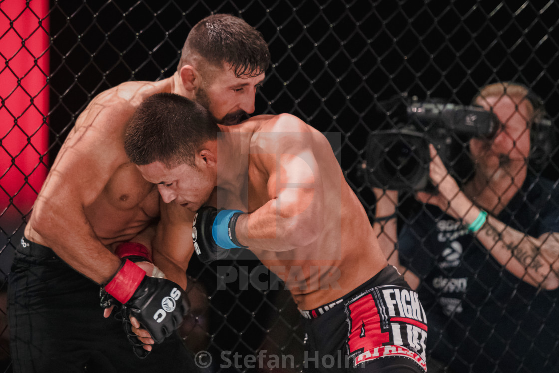 "Superior challenge 20 between Serdar Altas (SWE) and Wilbert Huaman (PER)" by Stefan Holm - $6.34 "Superior challenge 20 between Serdar Altas (SWE) and Wilbert Huaman (PER)" stock image