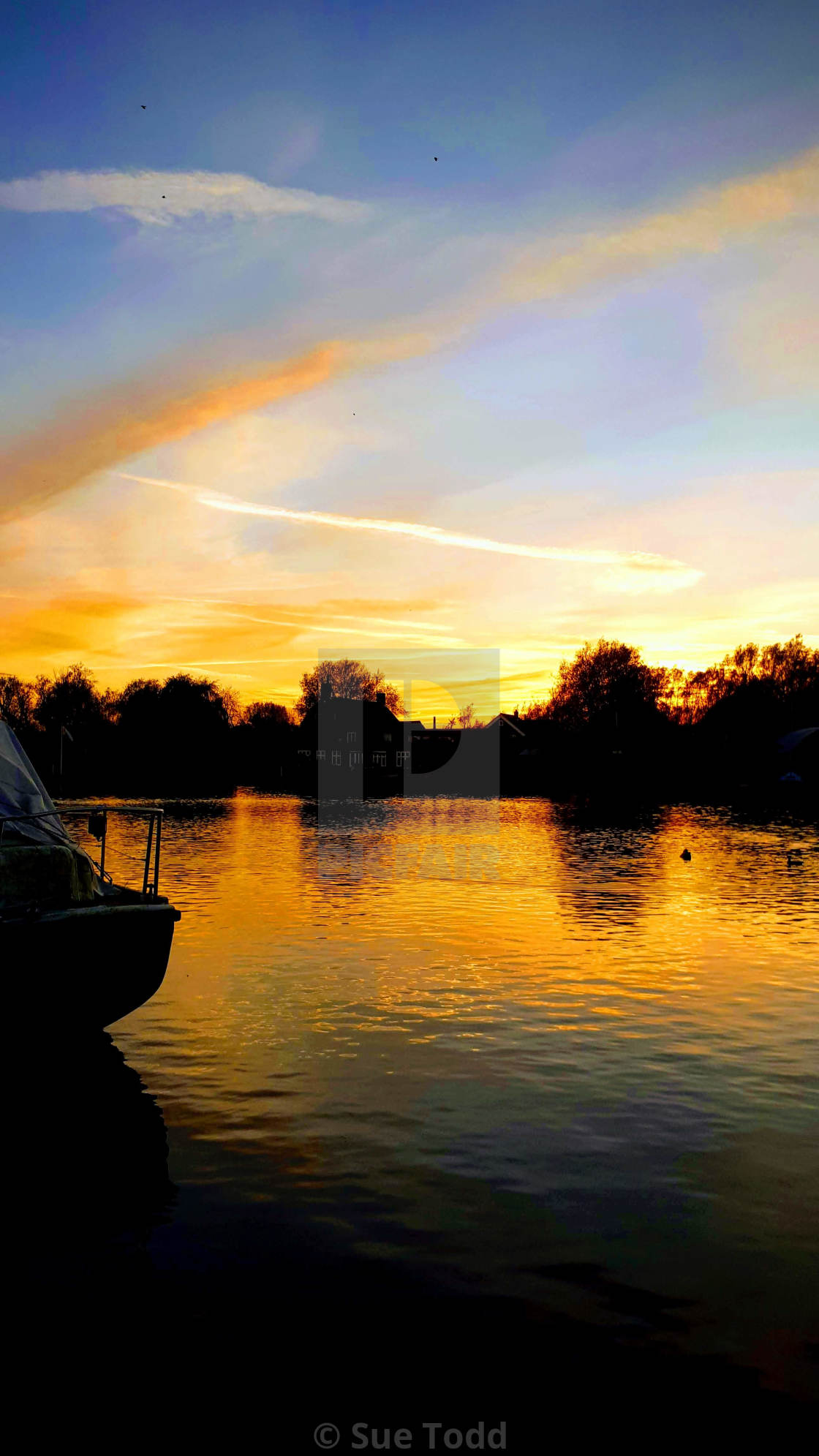 "Brundall riverside estate Sunset" stock image