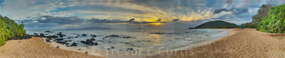 "Big Beach Wailea Maui Hi" by Trevor C Curtis - £12.40 "Big Beach Wailea Maui Hi" stock image