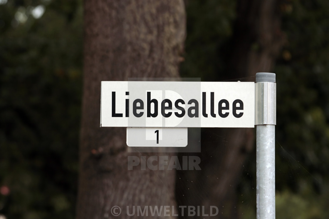 "Street sign Liebesallee love alley 1, Neustadt-Glewe, Mecklenburg-Western Pomerania, Germany, Straßenschild Liebesallee 1, Neustadt-Glewe, Mecklenburg-Vorpommern, Deutschland, Europa" by UMWELTBILD - £12.40 "Street sign Liebesallee love alley 1, Neustadt-Glewe, Mecklenburg-Western Pomerania, Germany, Straßenschild Liebesallee 1, Neustadt-Glewe, Mecklenburg-Vorpommern, Deutschland, Europa" stock image