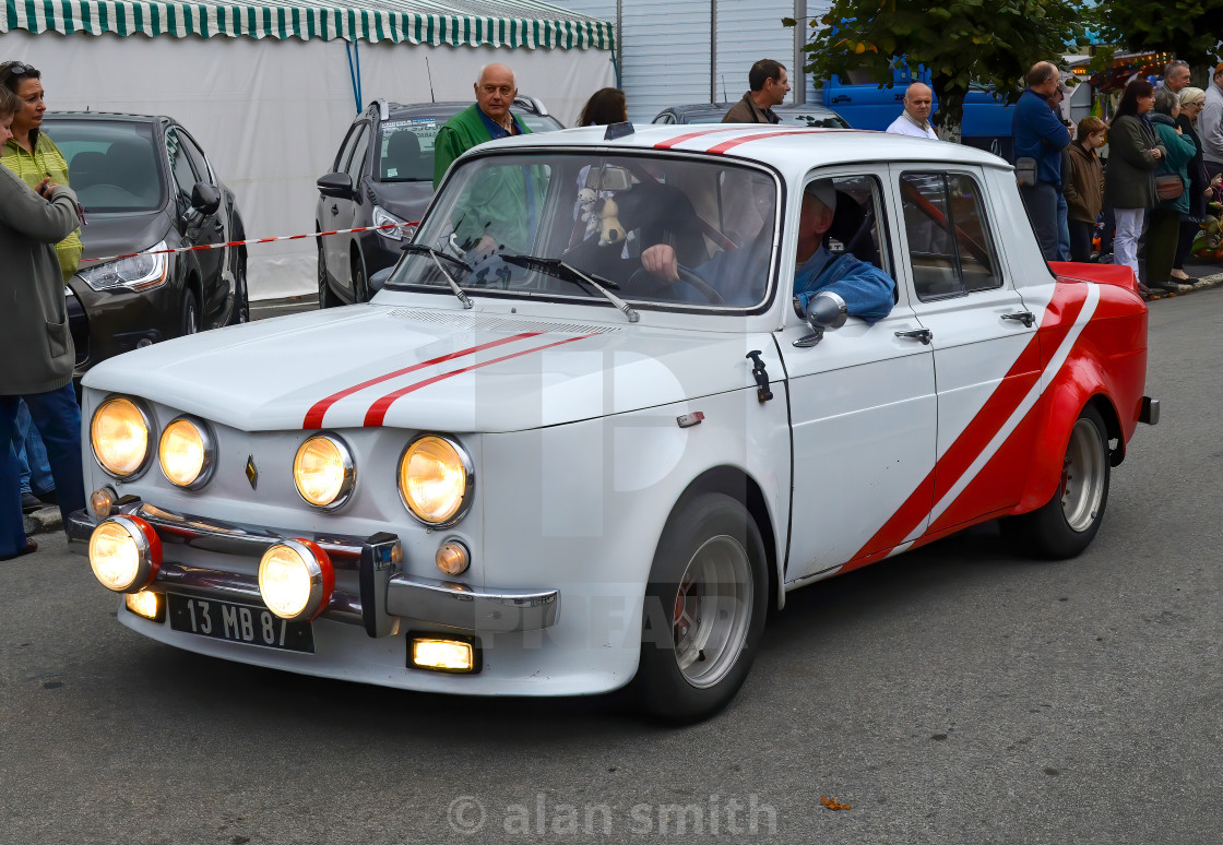 Old Renault Car License Download Or Print For 6 20 Photos Picfair This image was acquired from pixabay. https www picfair com pics 010738904 old renault car