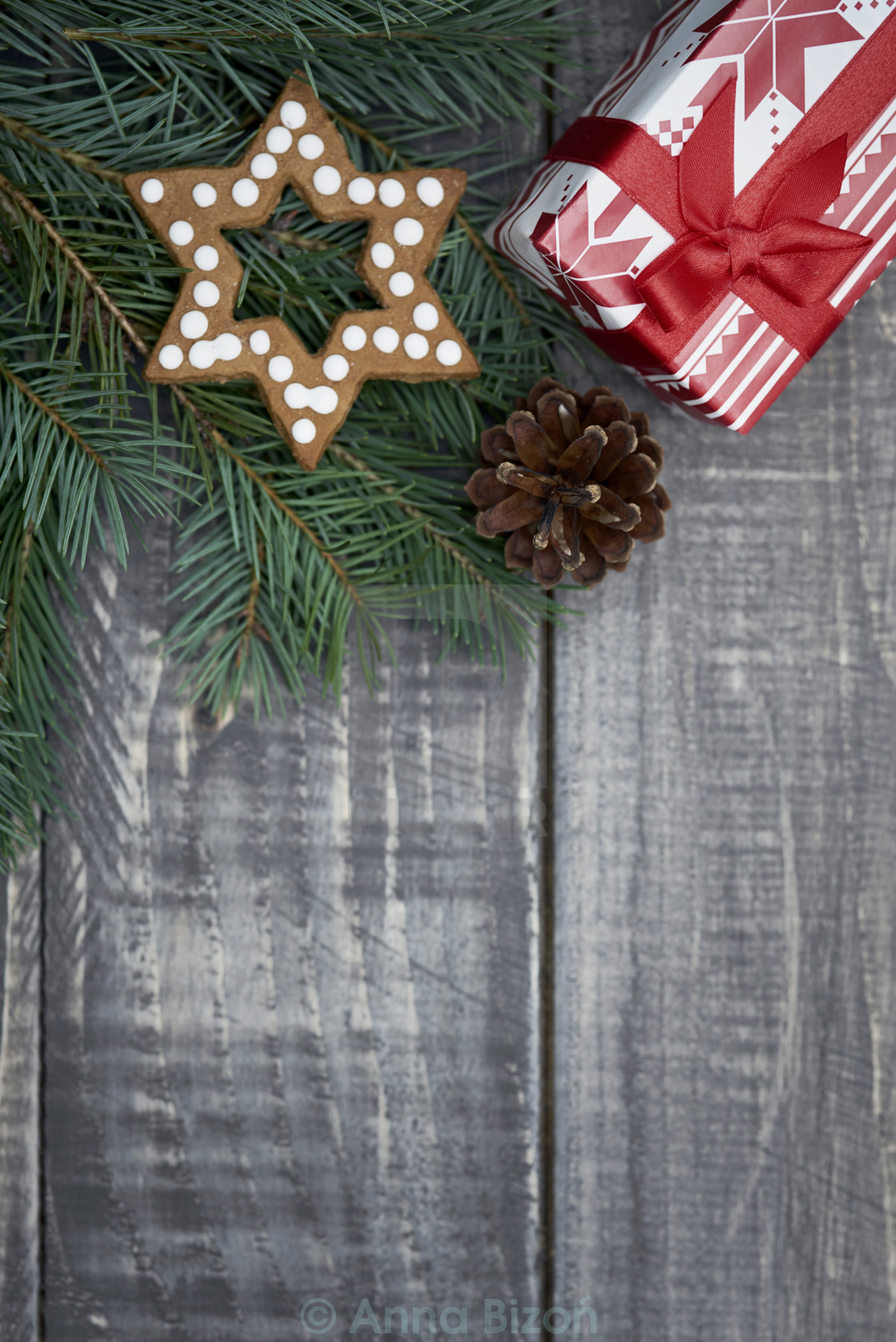 Small Christmas Present On The Wood License Download Or Print For 18 60 Photos Picfair About 5% of these are greeting cards, 1% are paper crafts, and 0% are artificial crafts. picfair