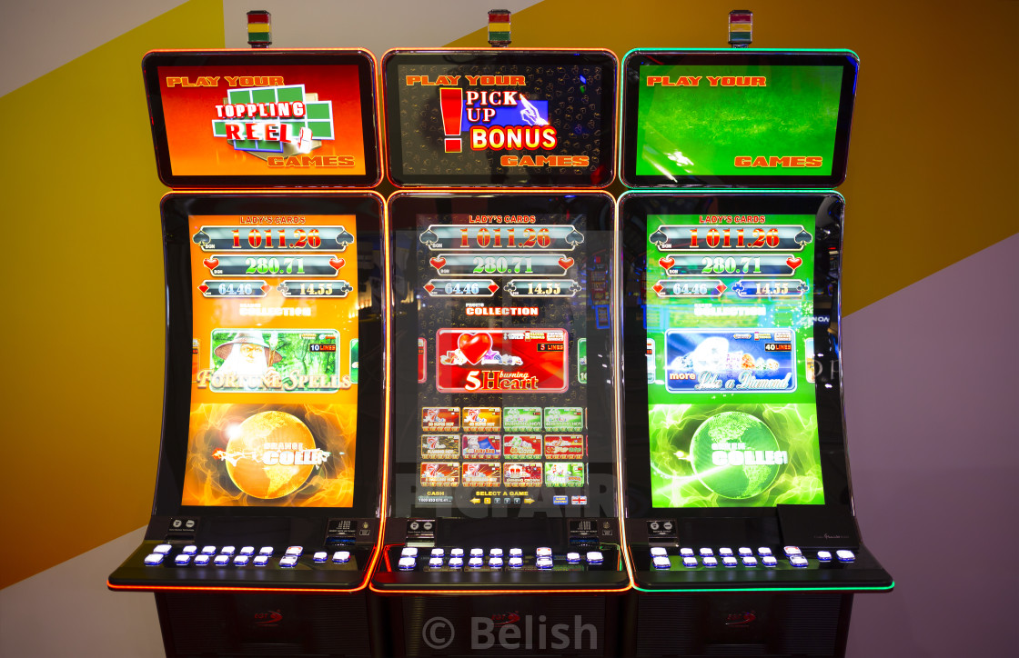 Игровые автоматы gamble slots xyz. Unis игровые автоматы. Игровой автомат крокодил. Игровой автомат хамелеон. Корейские игровые автоматы.