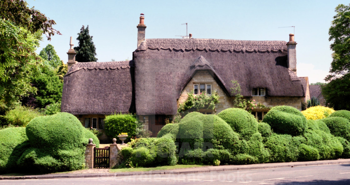 Thatched Cottage Chipping Campden License Download Or Print