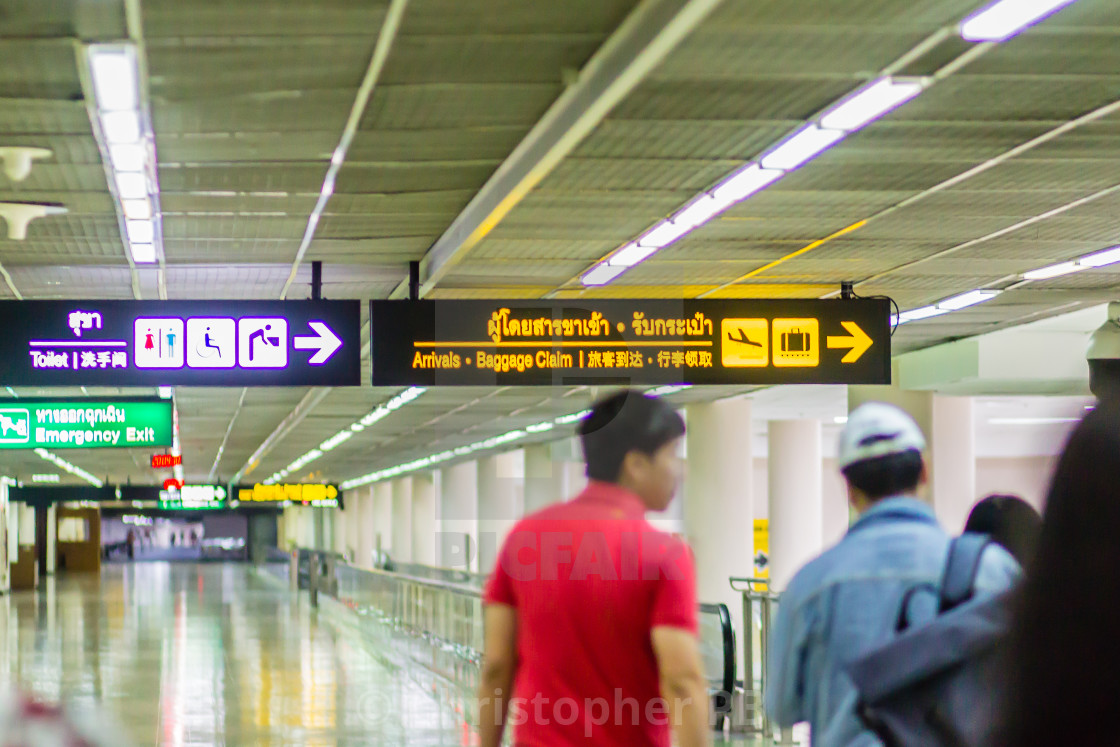 pix Terminal 2 Don Muang Airport https www picfair com pics 06898757 crowd of the passengers arrived the don mueang international airport terminal