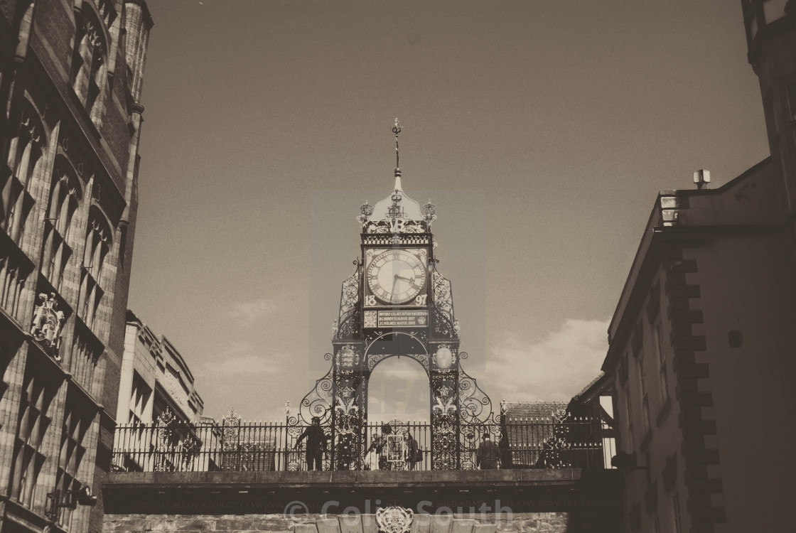 "Eastgate Clock, Chester. (noir)" stock image