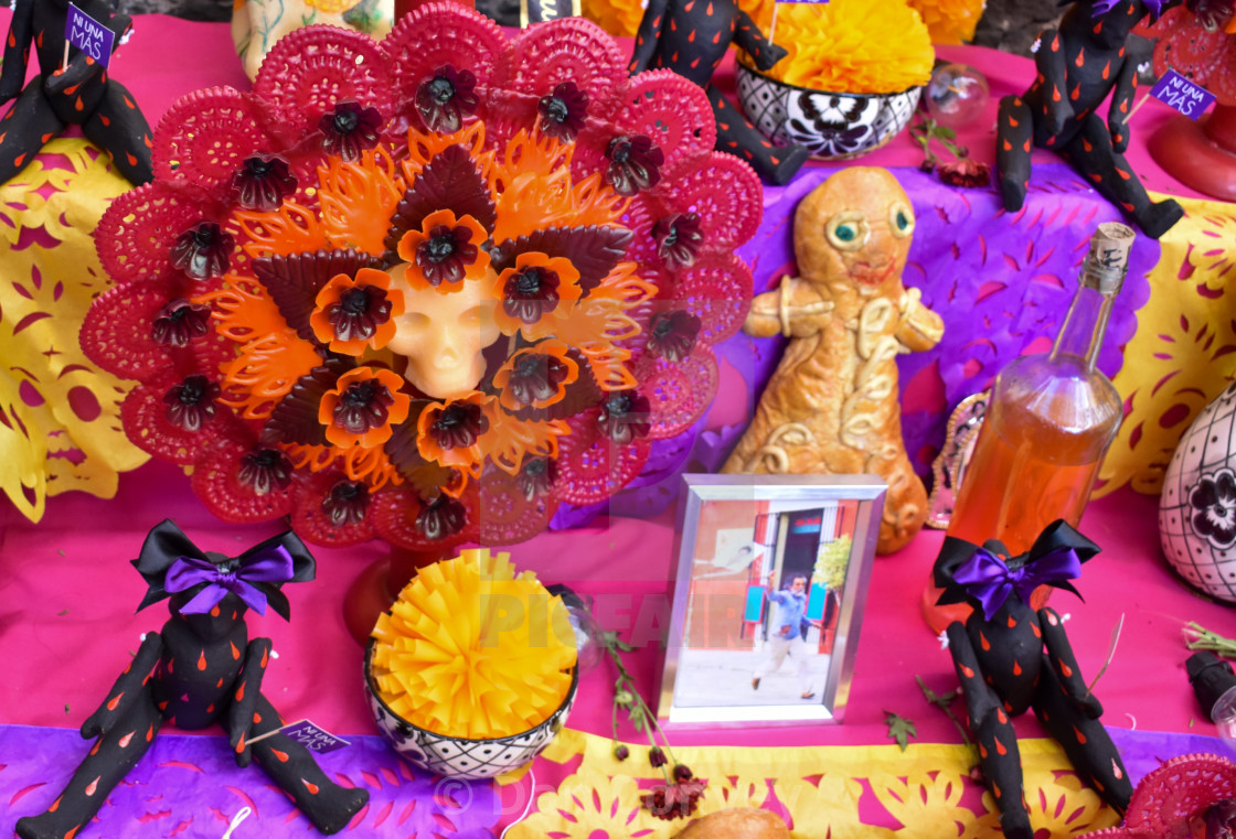 Ofrenda at Frida Kahlo's house - License, download or print for £ |  Photos | Picfair