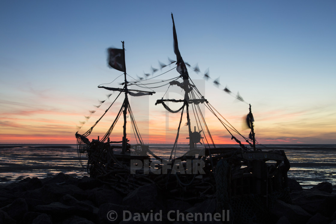 "Sailing The Sunset" by David Chennell - £12.40 "Sailing The Sunset" stock image