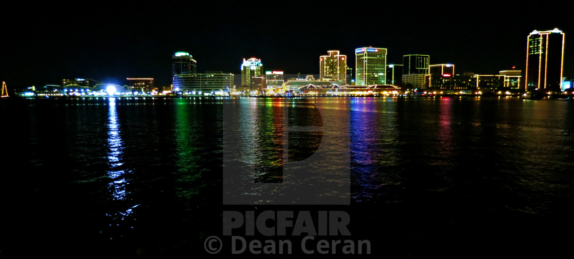 Norfolk Va Holiday Skyline License Download Or Print For 37 Photos Picfair