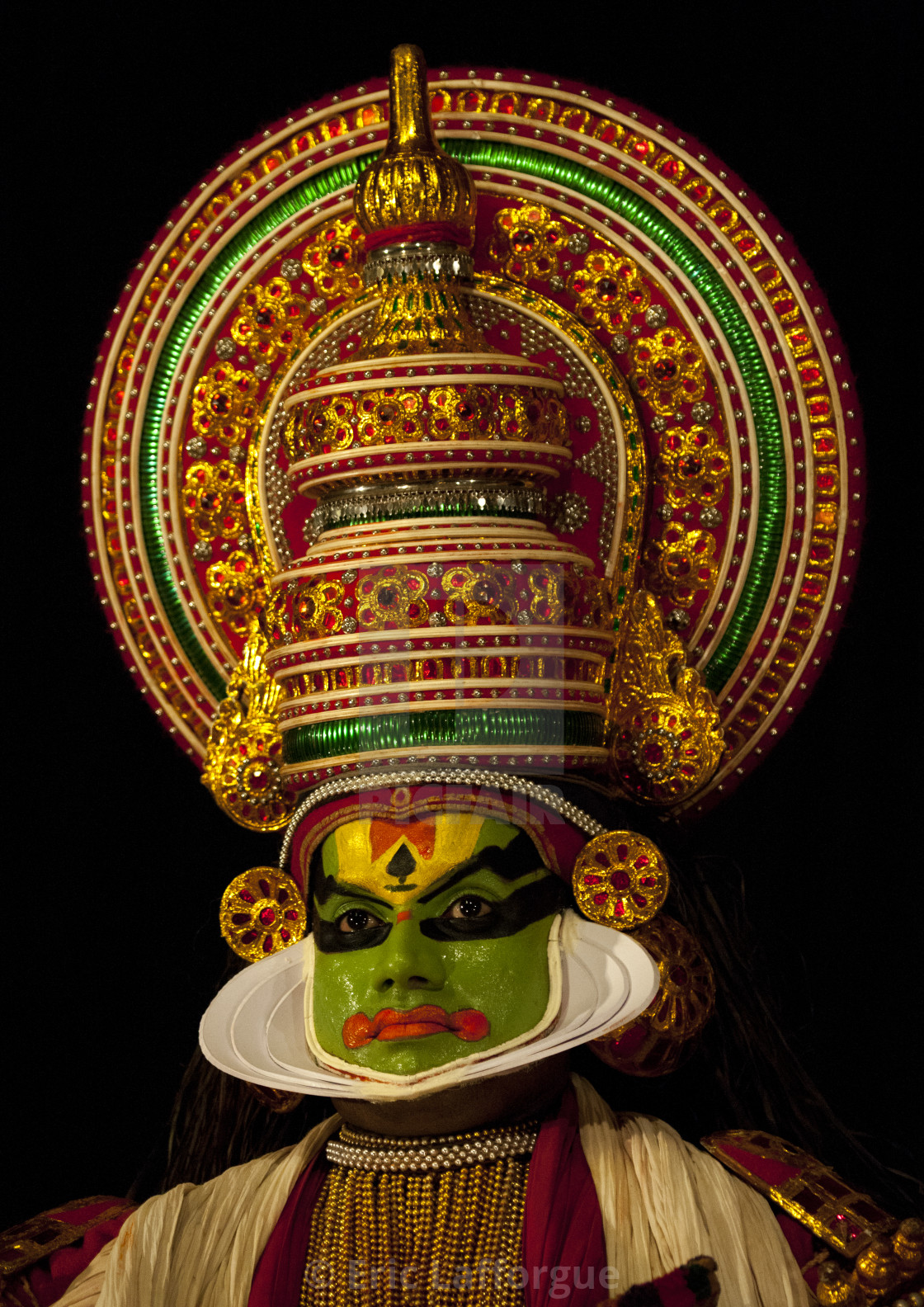 Mysterious Kathakali Dancer With Traditional Face Make Up, Kochi ...