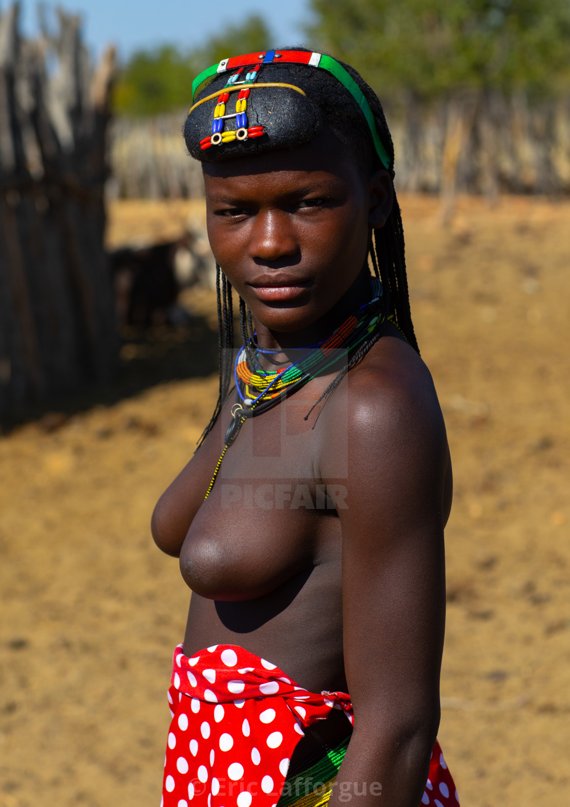 Slideshow topless tribal women.