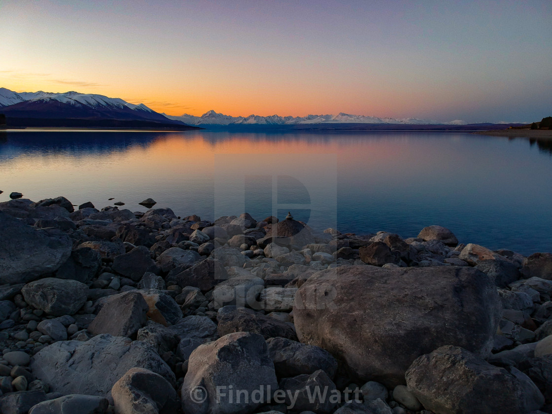 Mount Cook At Sunset Looking Out Over Lake Pukaki License Download Or Print For 12 40 Photos Picfair