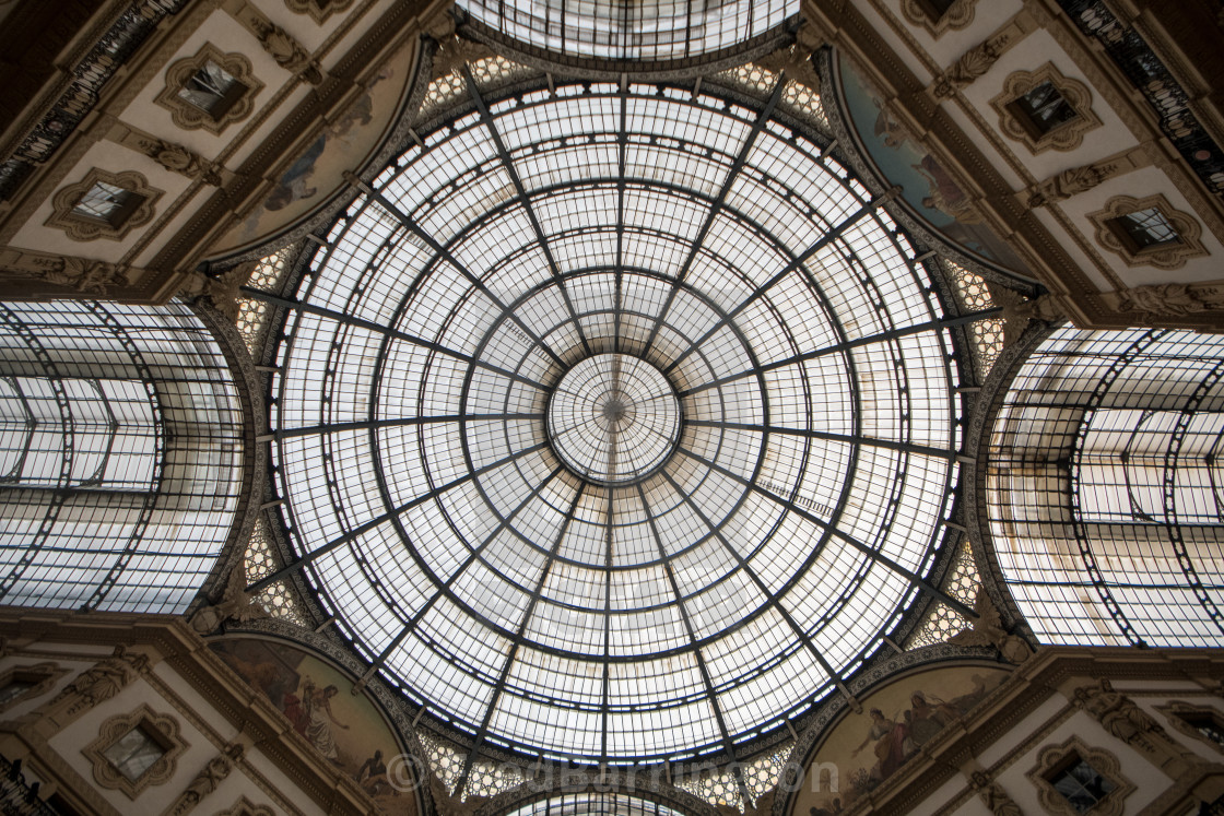 "Galerie Vittorio Emmanuelle II, Milan" stock image