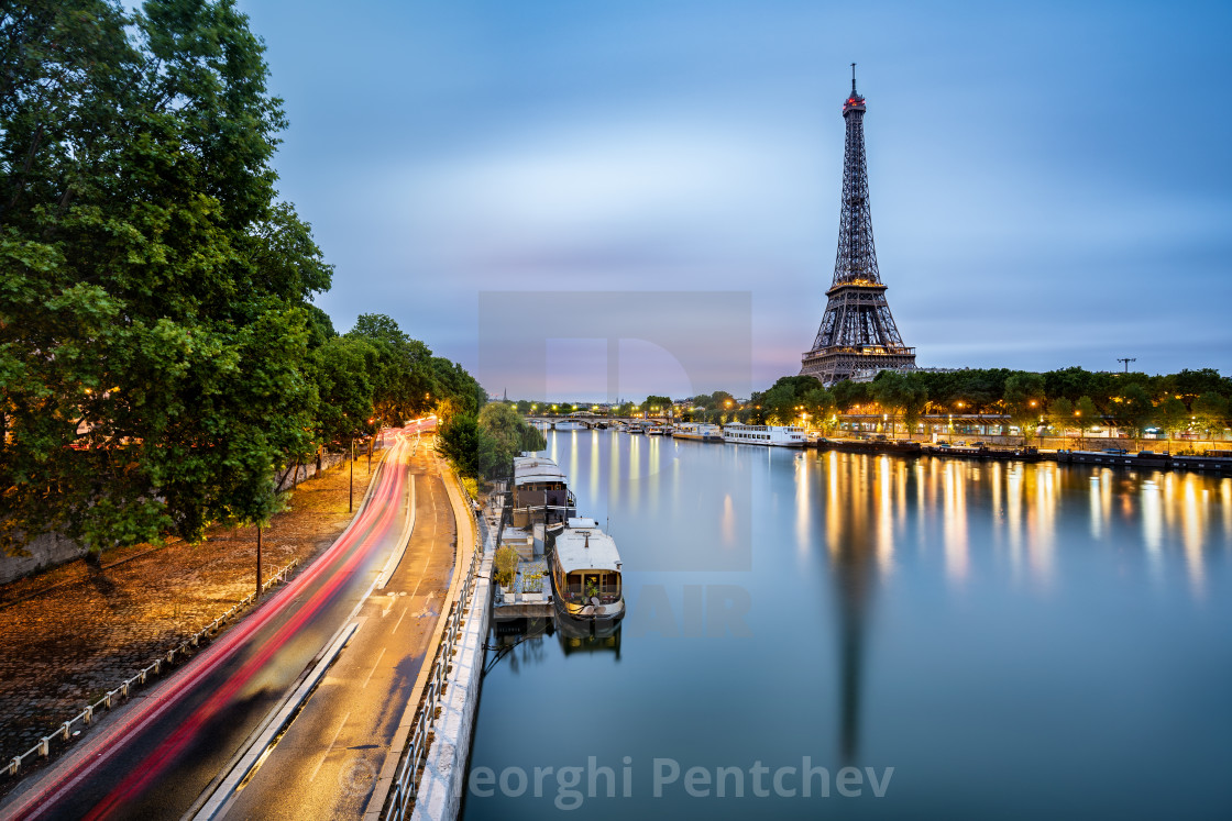 "Paris skyline on the Seine river at dawn, Paris, France" stock image