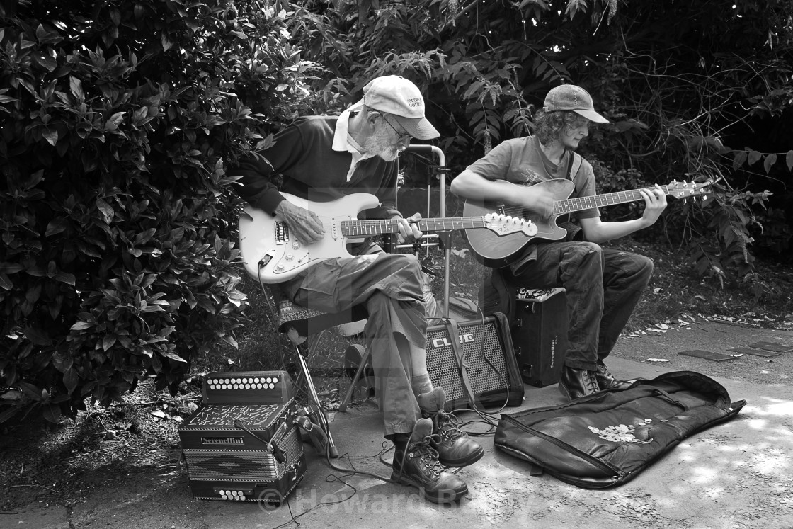 "Buskers on the guitars" stock image