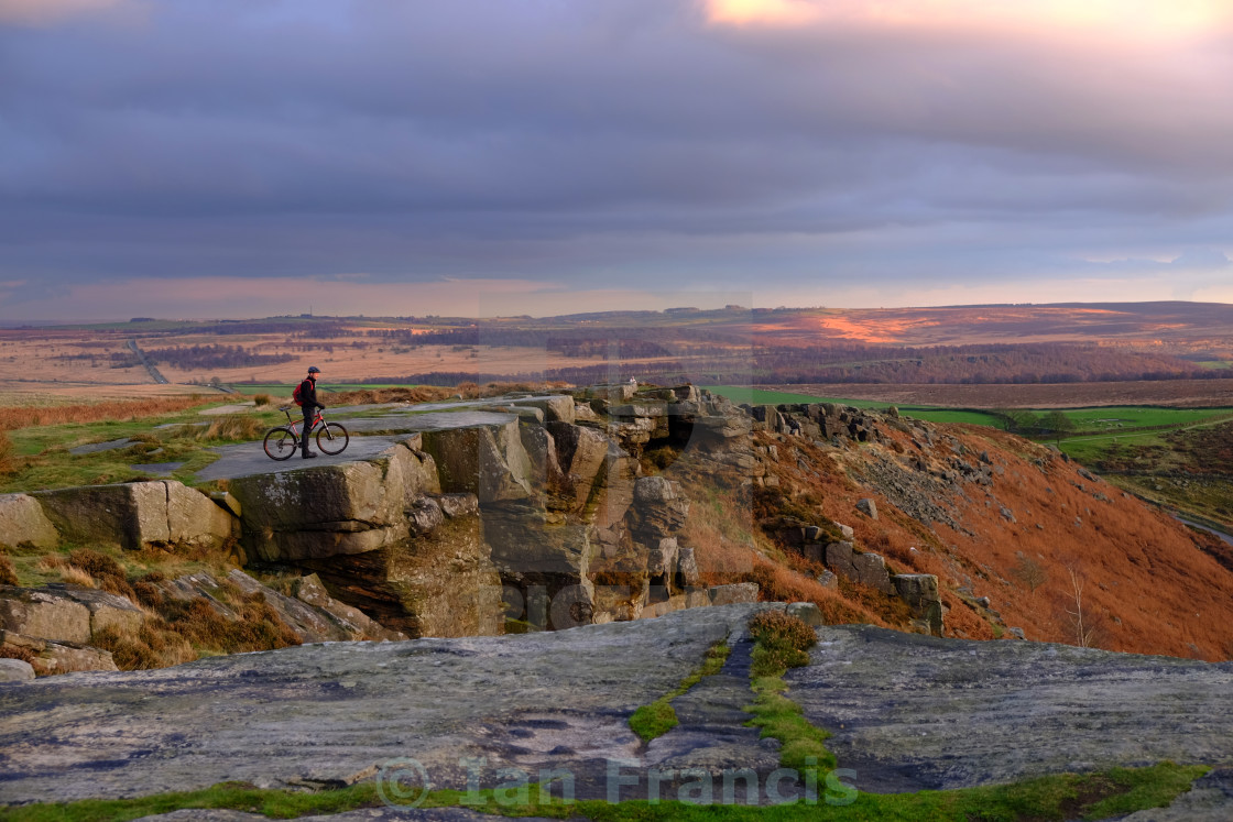 "Cyclist Curbar Edge ." stock image