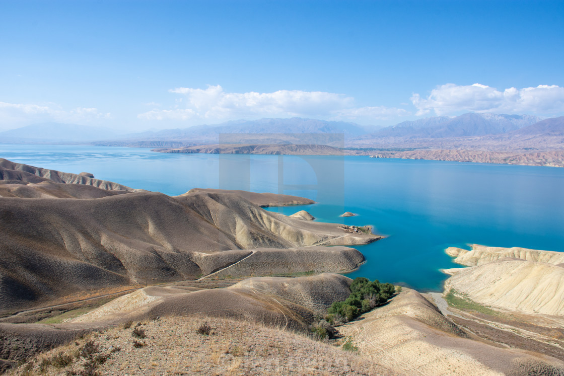 айдаркуль источник https://uzbekistaninfo.ru/est-li-more-v-uzbekistane
