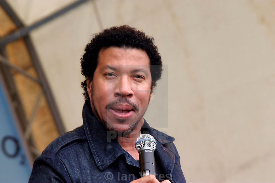 "Lionel Richie at Party in the Park in Cannon Hill Park, July 2004." by Ian Yates - £37.20 "Lionel Richie at Party in the Park in Cannon Hill Park, July 2004." stock image
