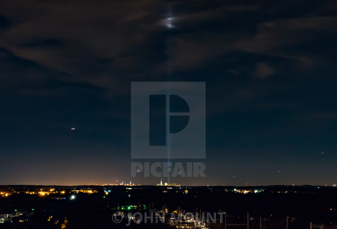 "9/11 TRIBUTE IN LIGHT" by JOHN MOUNT - $24.18 "9/11 TRIBUTE IN LIGHT" stock image