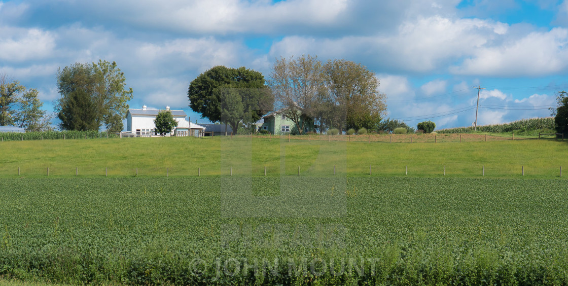 "AMISH FARM IN PENNSYLVANIA" by JOHN MOUNT - $25.10 "AMISH FARM IN PENNSYLVANIA" stock image