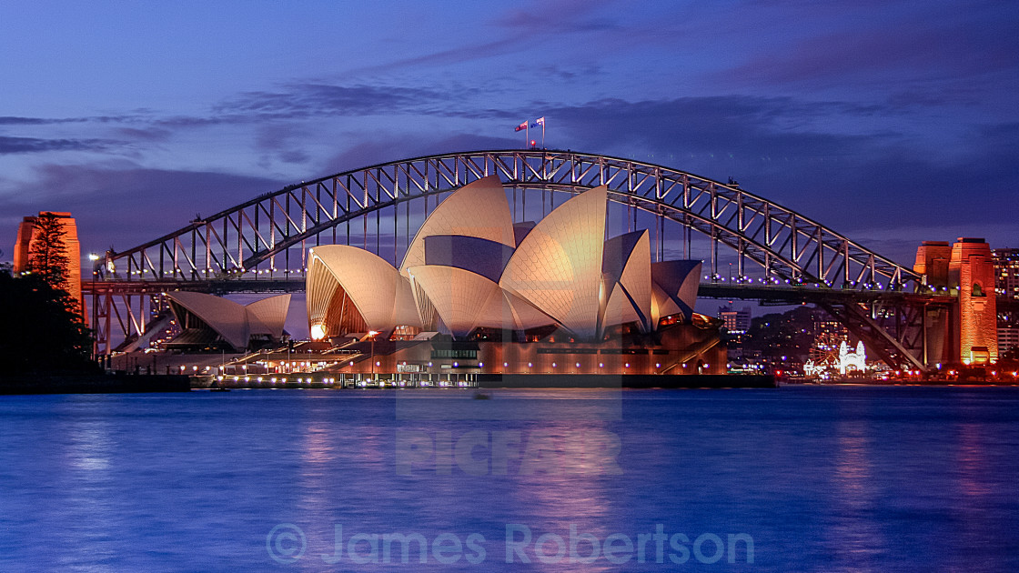 "Sydney Opera House" by James Robertson - £18.60 "Sydney Opera House" stock image