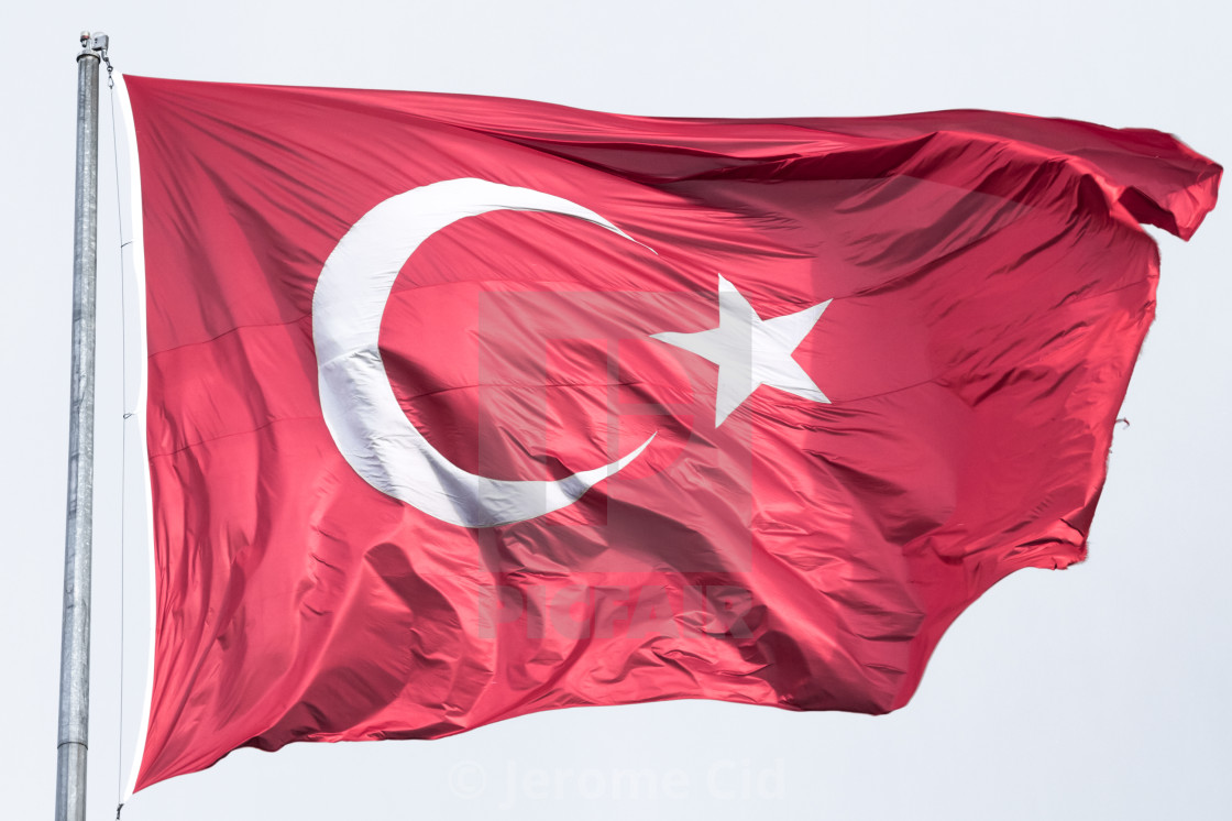 Турция официальное название. Флаг Татарстана и Турции. Флаг Турции Эстетика. Плавающий флаг. Флаг Турции и Польши.