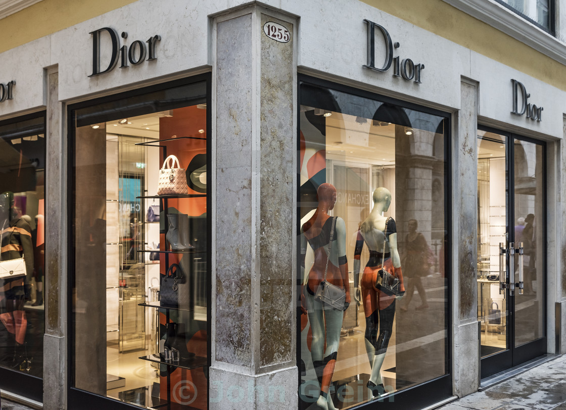 dior clothing store