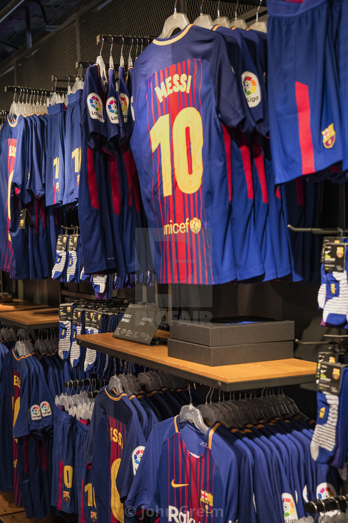 barcelona jersey store