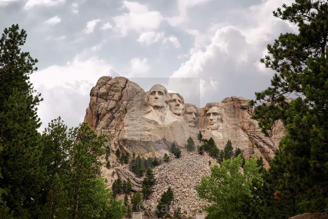 Four Presidents Heads Carved Into The Rock At Mount Rushmore South Dakota In A Summer Landscape License Download Or Print For 24 80 Photos Picfair