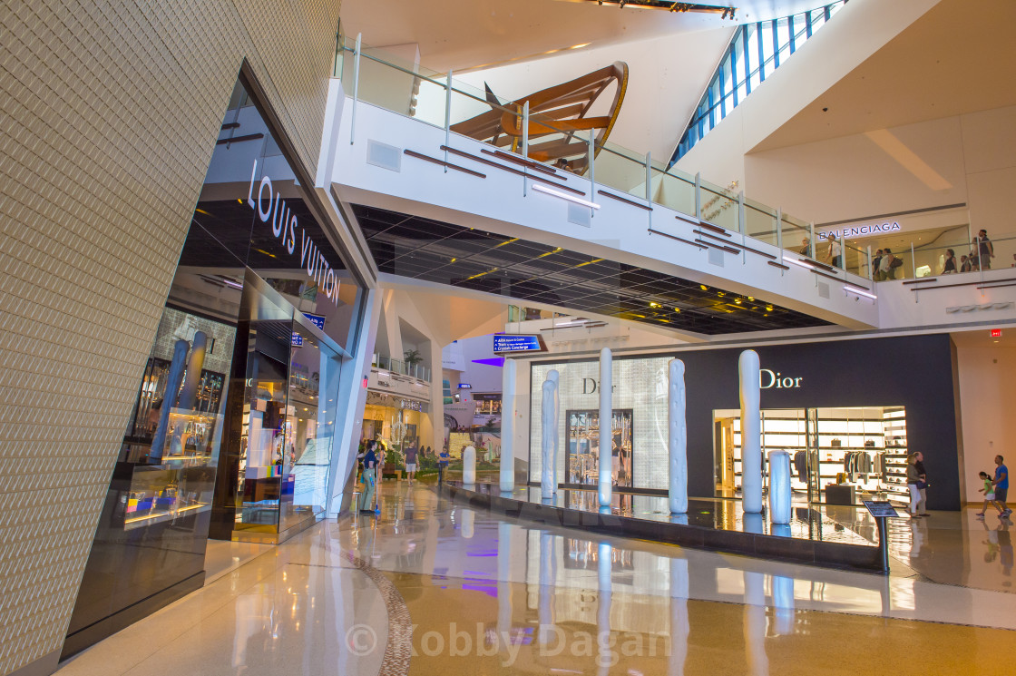 Louis Vuitton Store On The Las Vegas Strip Stock Photo - Download