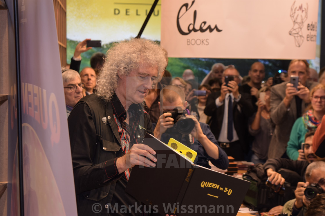 Brian May Queen Quitarist Presents The German Edition Of Queen