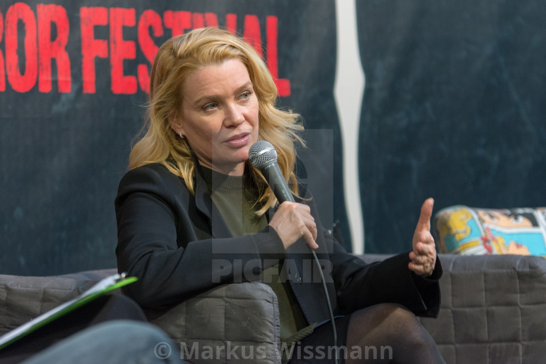 Dortmund Germany April 8 Actress Laurie Holden The Walking Dead The License Download Or Print For 8 68 Photos Picfair Laurie holden was born in los angeles, california to glenn corbett and adrienne ellis. https www picfair com pics 07415985 dortmund germany april 8 actress laurie holden the walking dead the