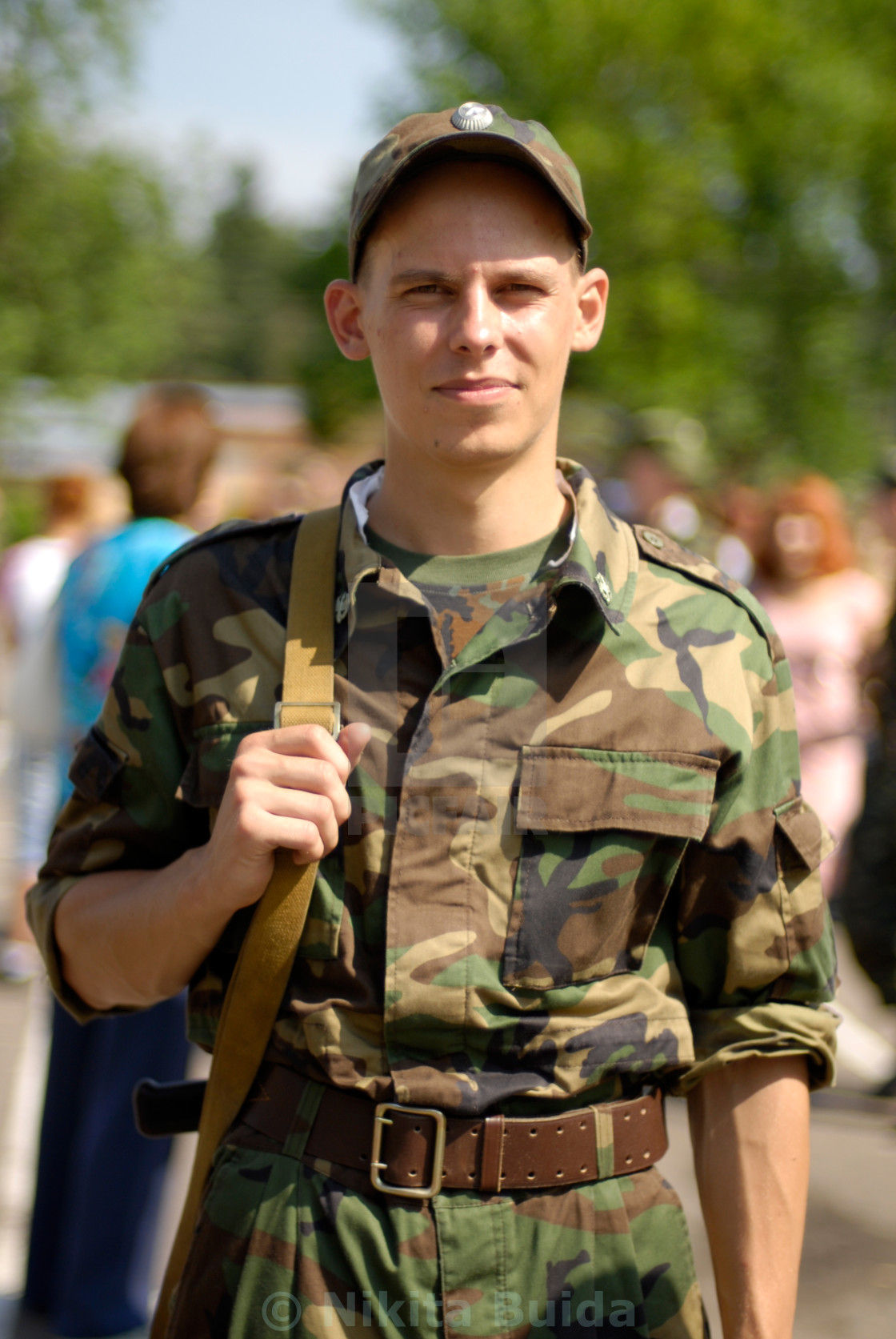 Пацаны в военной форме военной форме