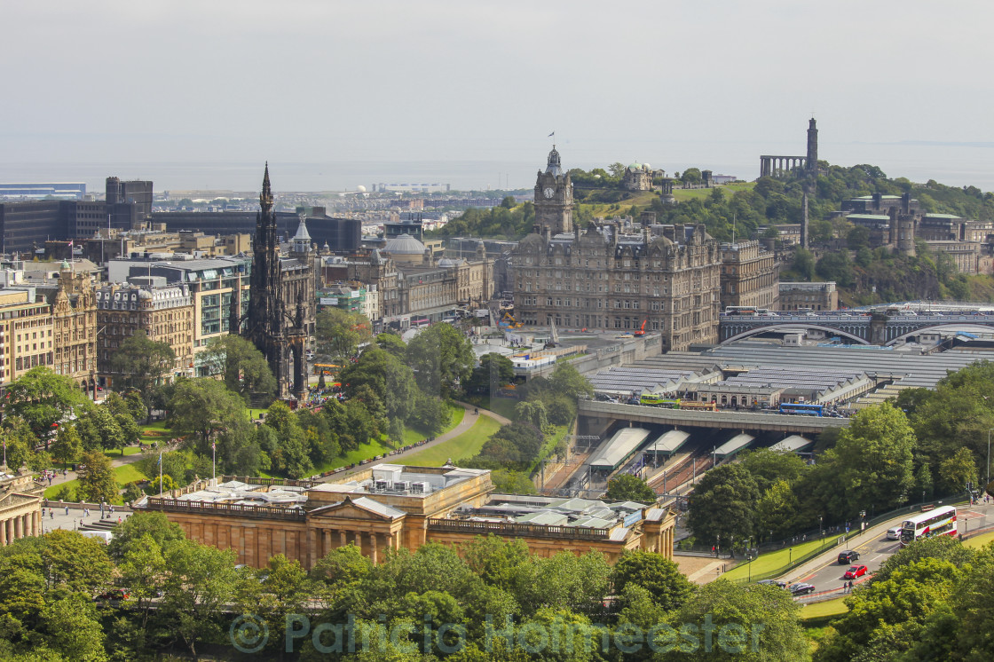 "View on Edinburgh's Waverly railway station" by Patricia Hofmeester - £12.40 "View on Edinburgh's Waverly railway station" stock image