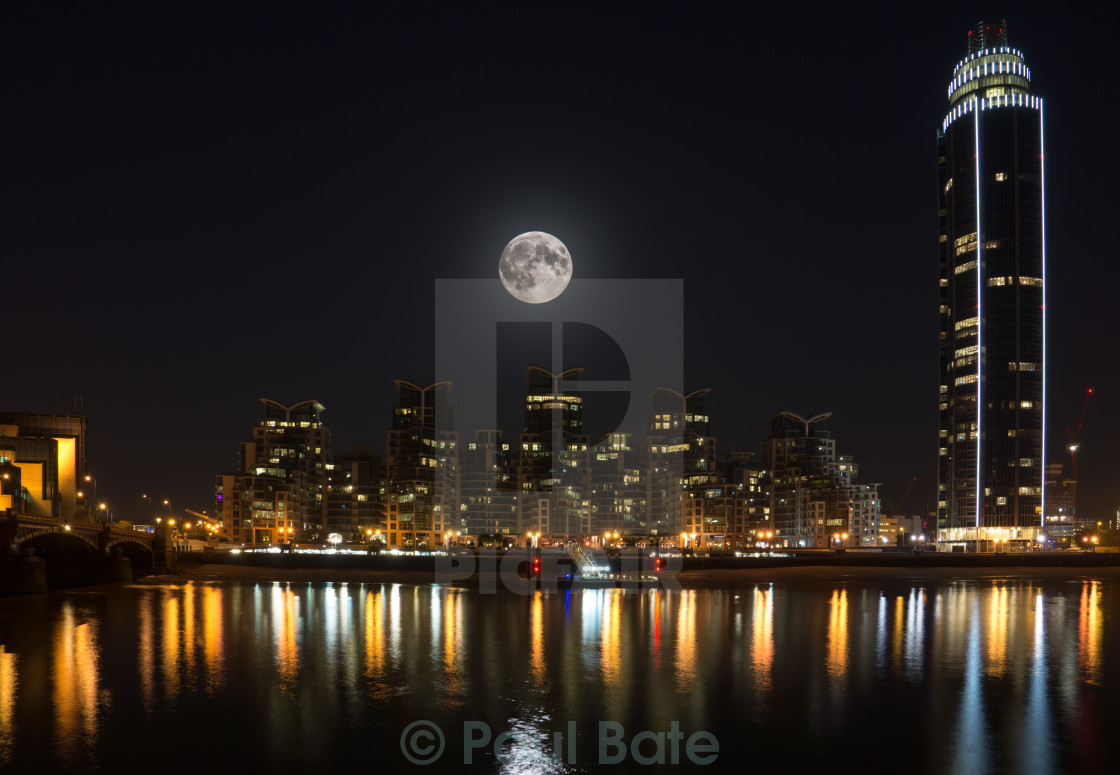 "Super Moon Over Vauxhall" stock image