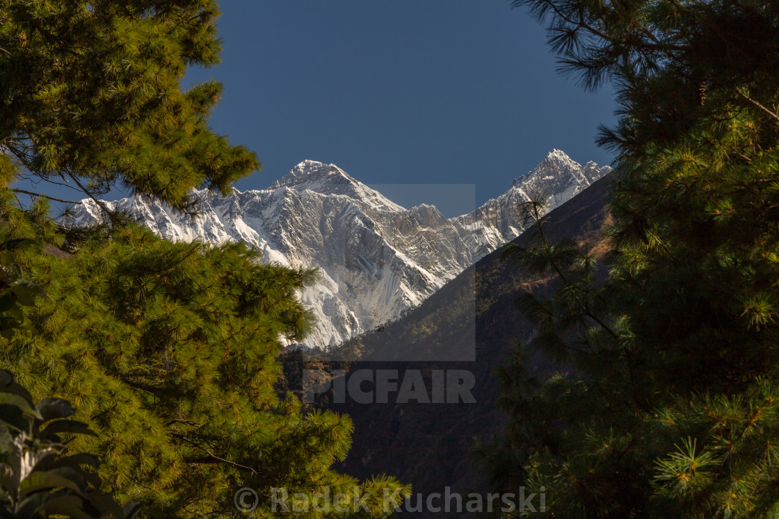 "Mount Everst seen from the way to Namche Bazaar" stock image