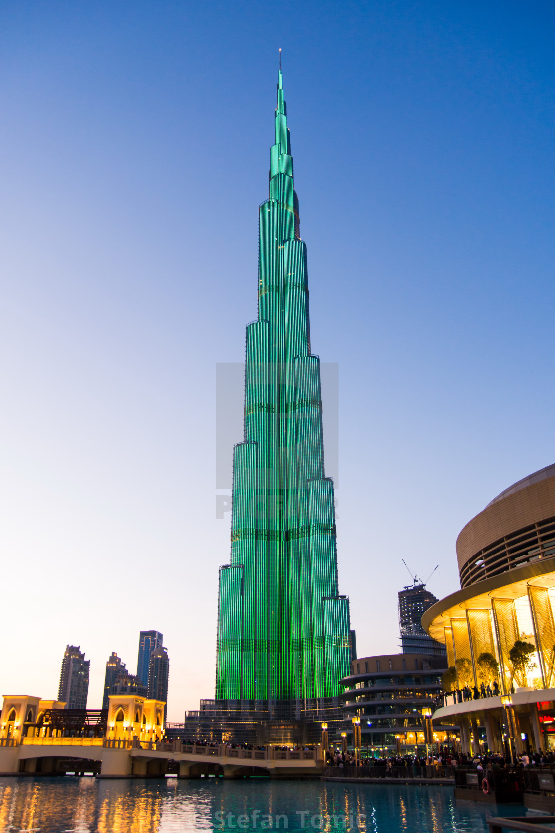 Light Show On Burj Khalifa At Dusk License Download Or