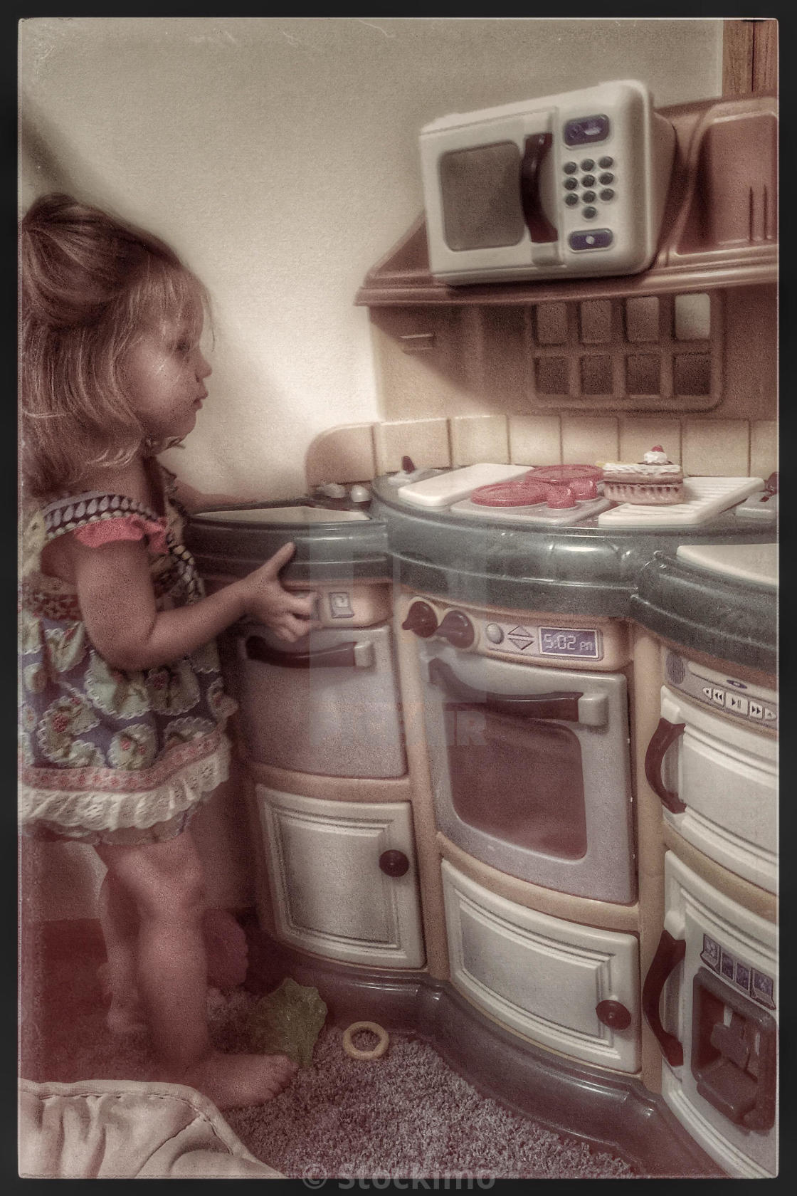 little girls play kitchen