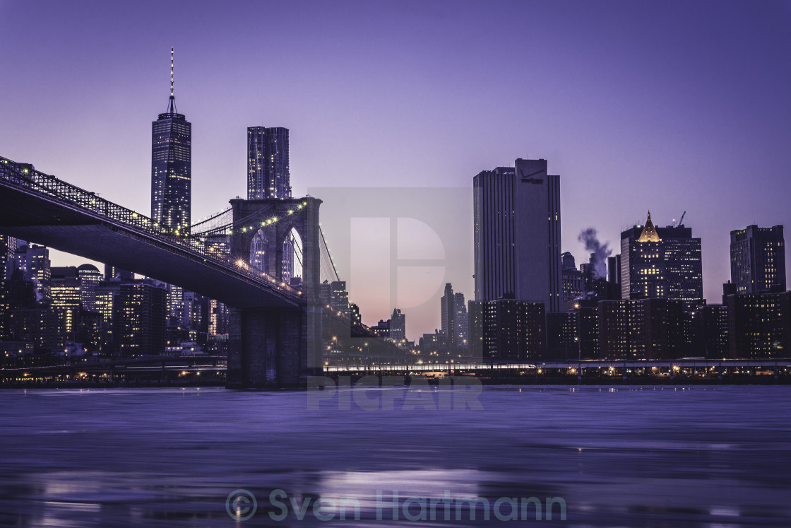 "Brooklyn Bridge" stock image