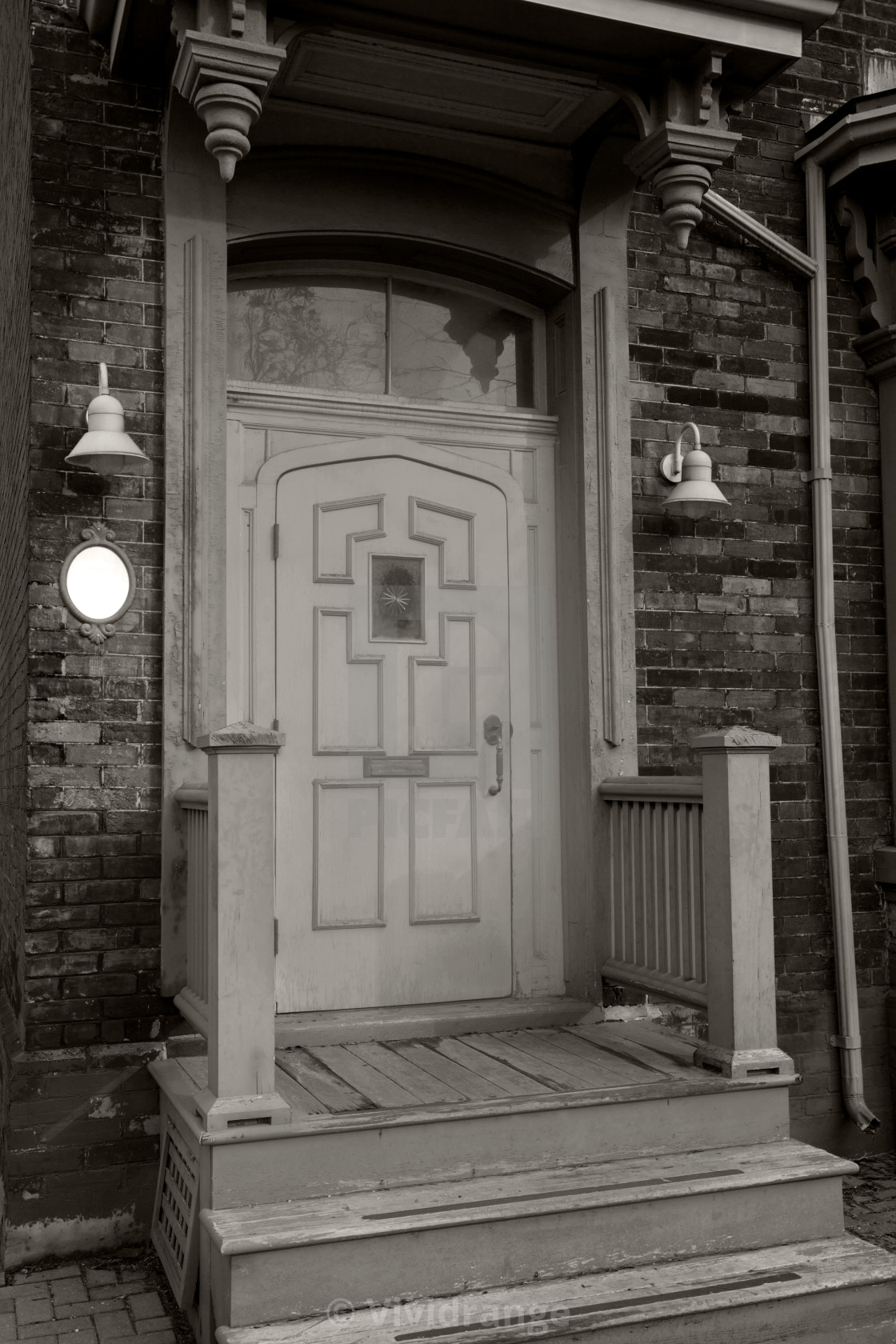 Antique Doors In Toronto, Canada - License For £1.24 On Picfair