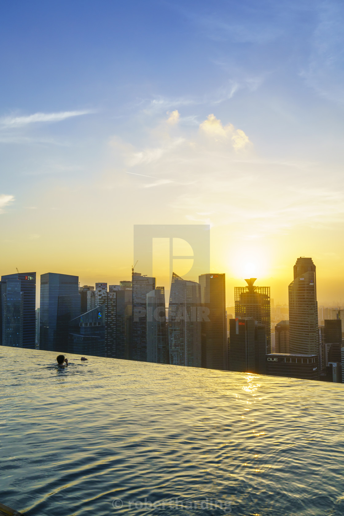 hotel in singapore with pool on roof effaezah em