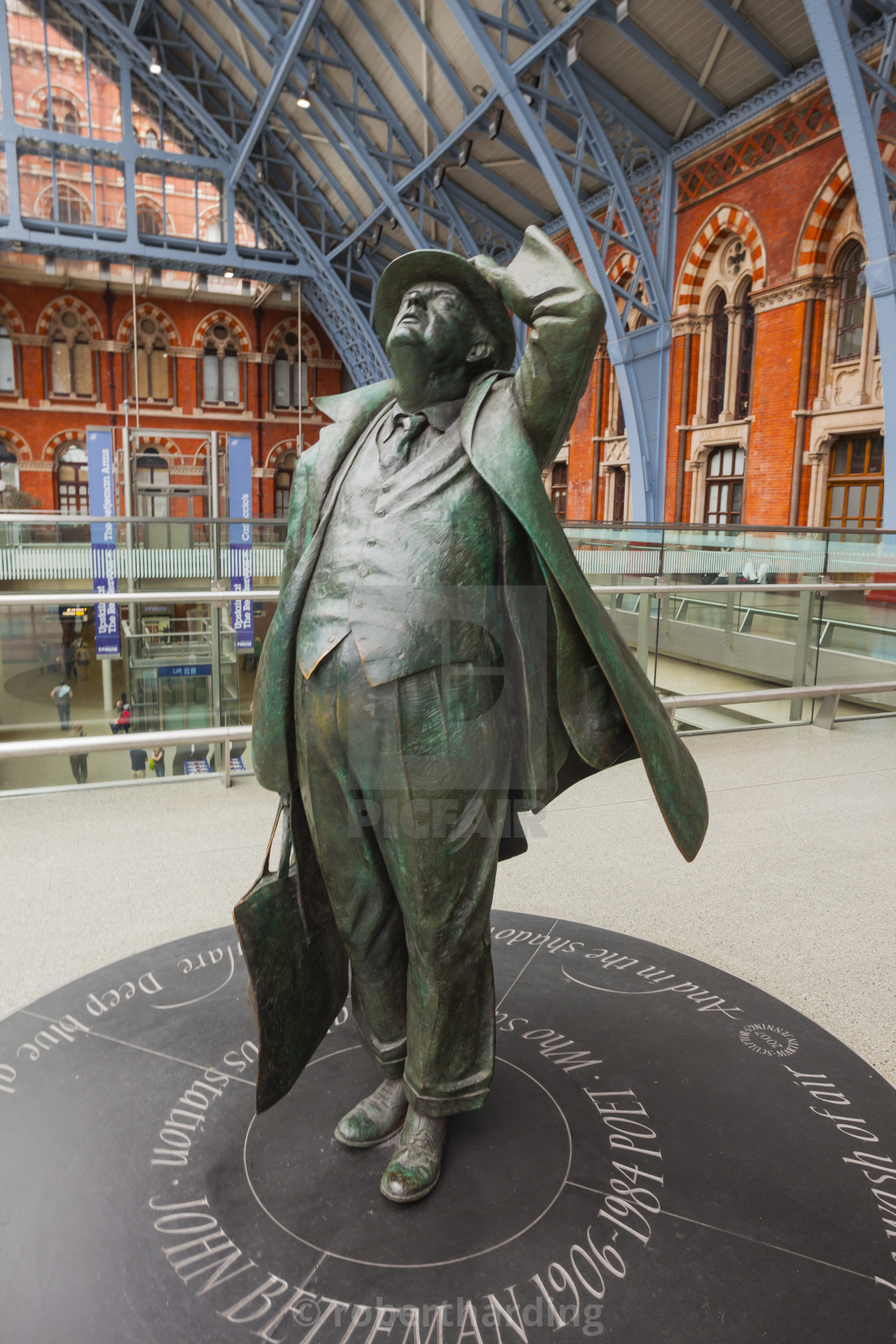 the statue of john