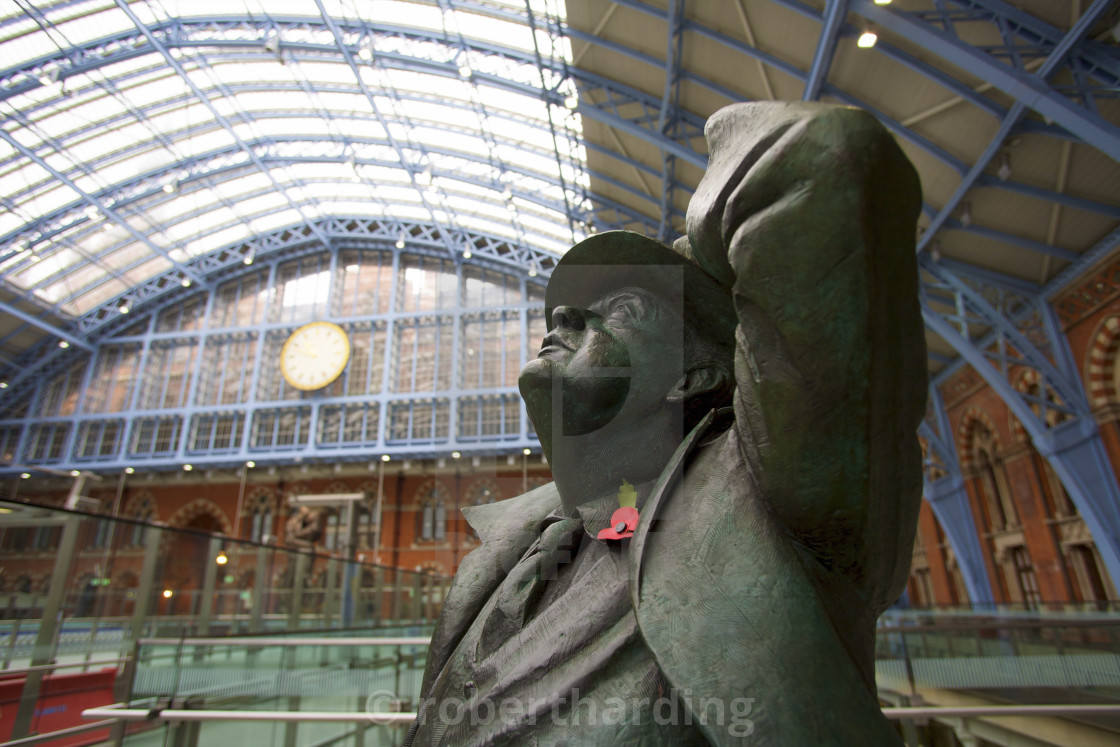 statue of john betjeman